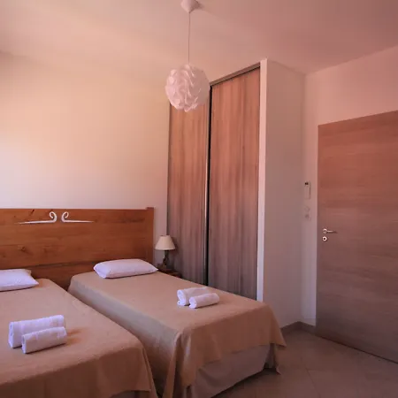 Villas Cala Corsa - 3 Chambres Piscine Partagee Chauffee - Cala Rossa Porto-Vecchio - Villas Entierement Climatisees - Internet Gratuit *