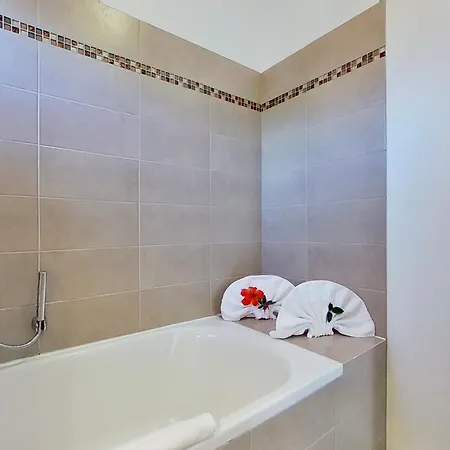 Вілла Cala Corsa - 3 Piscine Partagee Chauffee - Cala Rossa Porto-vecchio - Entierement Climatisees - Internet Gratuit *