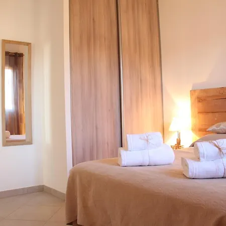 Cala Corsa - 3 Et 4 - Cala Rossa Porto-vecchio - Entierement Climatisees Avec Piscine Chauffee Partagee Et Piscines Privees - Internet Gratuit Villa